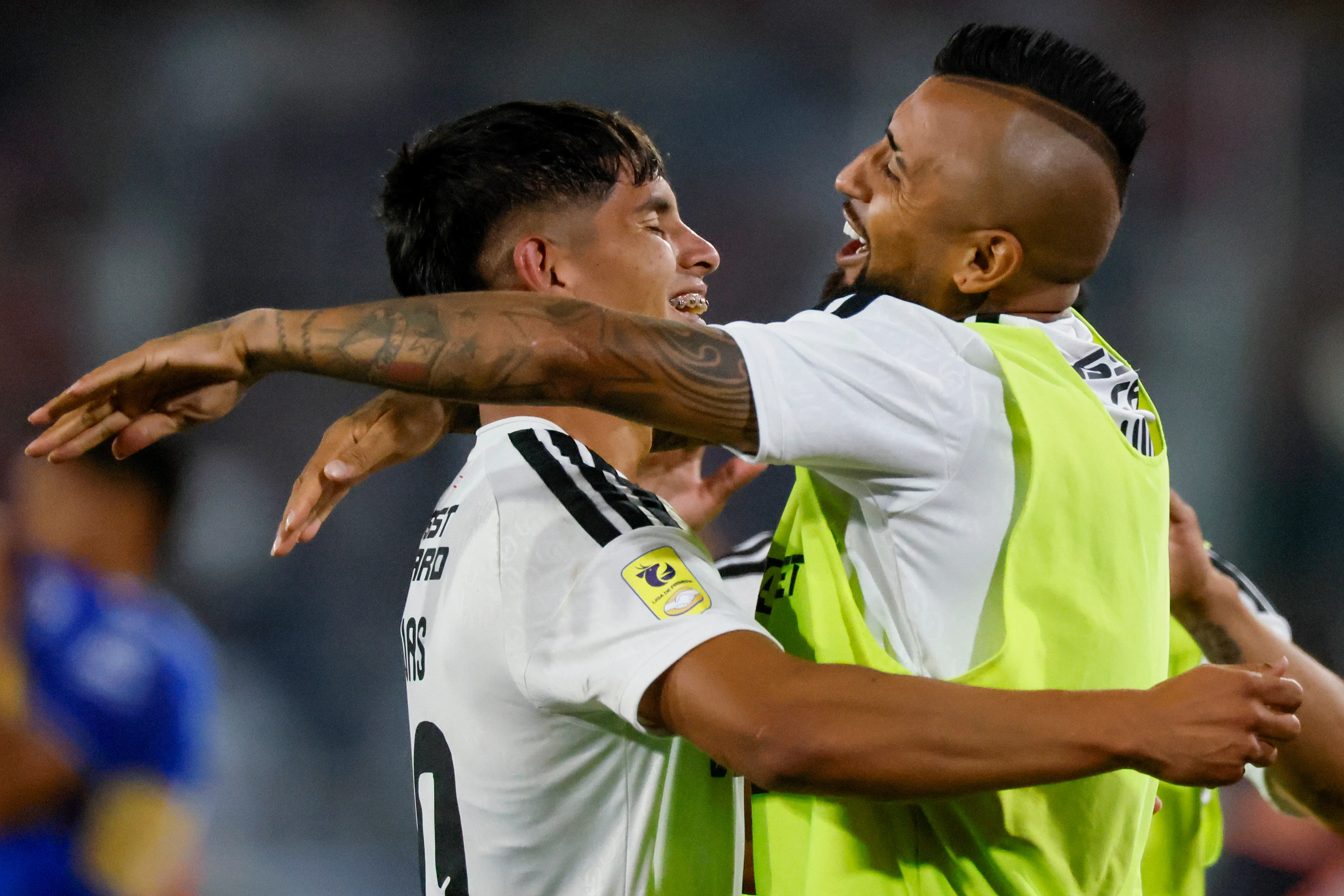 Arturo Vidal destacó lo realizado por Yastin Cuevas y los otros juveniles de Colo Colo. (Foto: Andrés Piña/Photosport)
