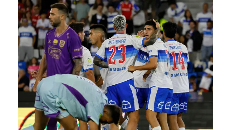 La UC se hizo fuerte en el Claro Arena y venció a Deportes Concepción.
