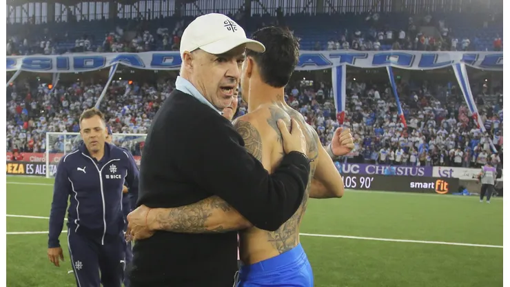 Un hincha cuestionó el armado del plantel y Juan Tagle no se quedó callado.