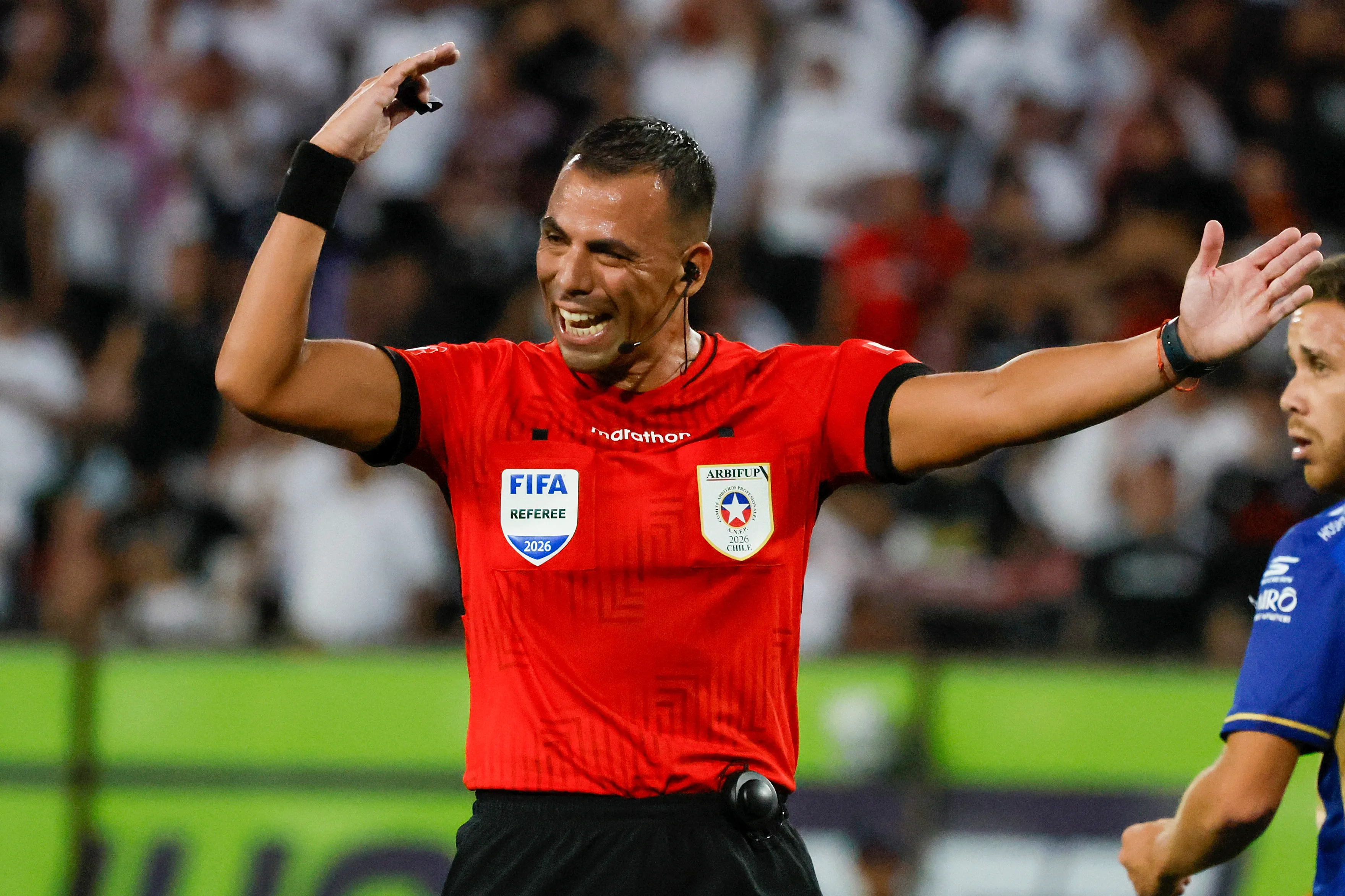 Juan Lara arbitró el partido de Colo Colo vs. Everton. (Foto: Andrés Piña/Photosport)