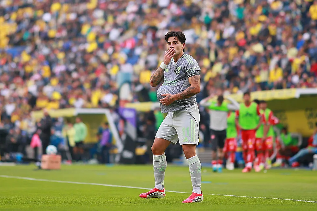 Víctor Dávila sigue en carpeta de Colo Colo. (Foto: Manuel Velásquez/Getty Images)