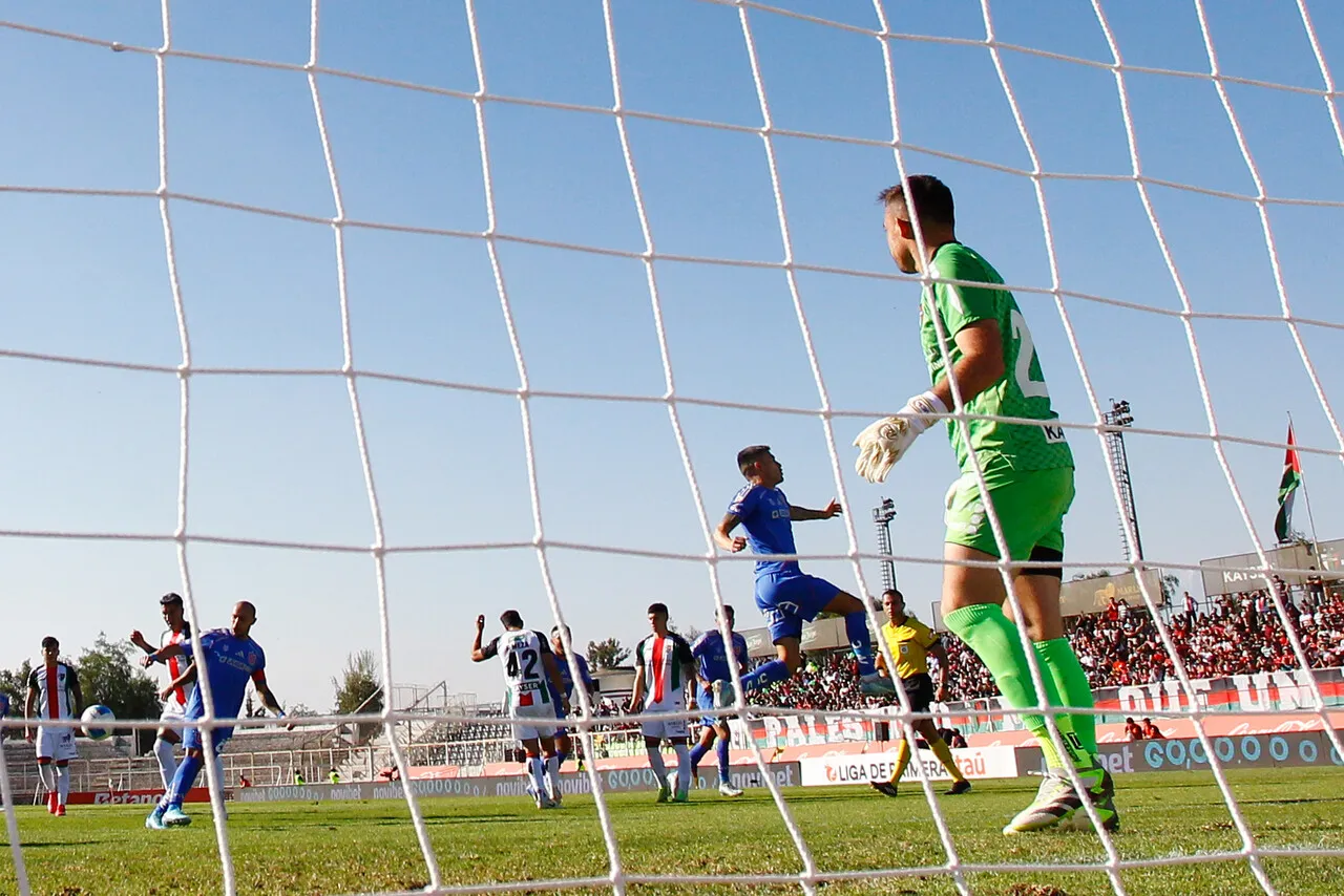 Otra polémica decisión de Palestino contra Universidad de Chile (Photosport).