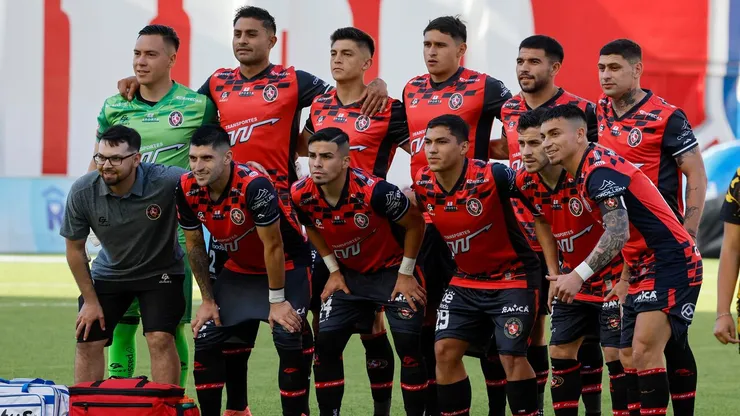 El goleador que oficializó su salida de Deportes Limache