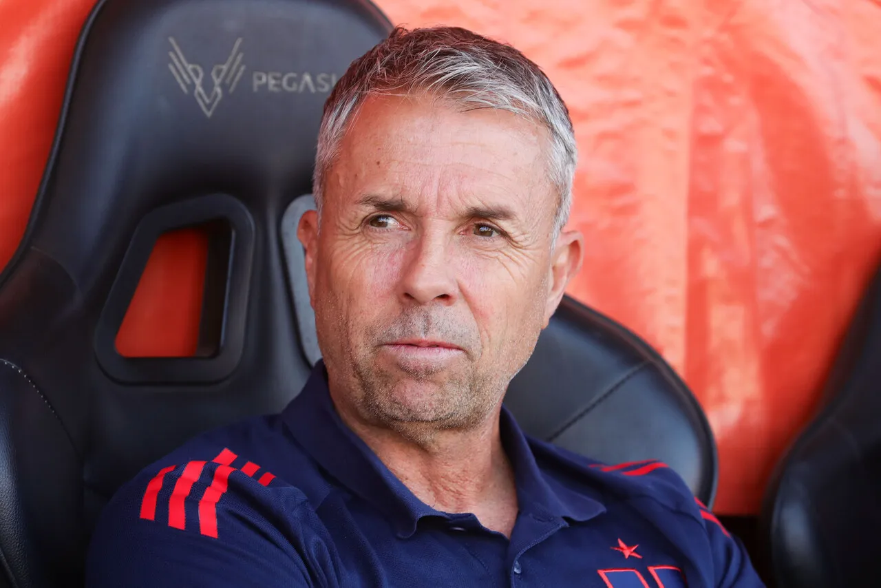 La sombra de Gustavo Álvarez sigue penando en el CDA (Photosport).