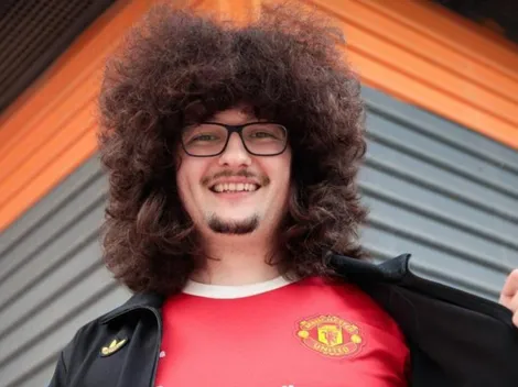 El hincha viral del Manchester United seguirá sin cortarse el pelo