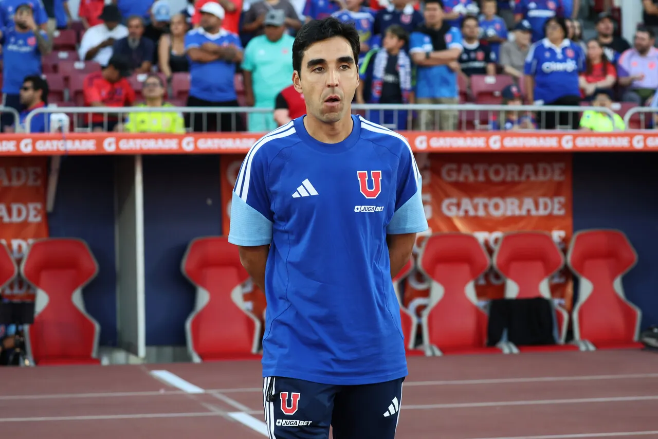 Meneghini es cuestionado en la U | Foto: Photosport