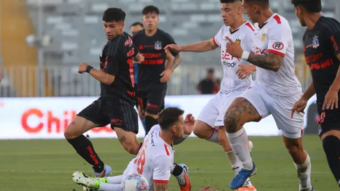 Colo Colo apenas igualó ante U. Española en la Noche Alba Solidaria.
