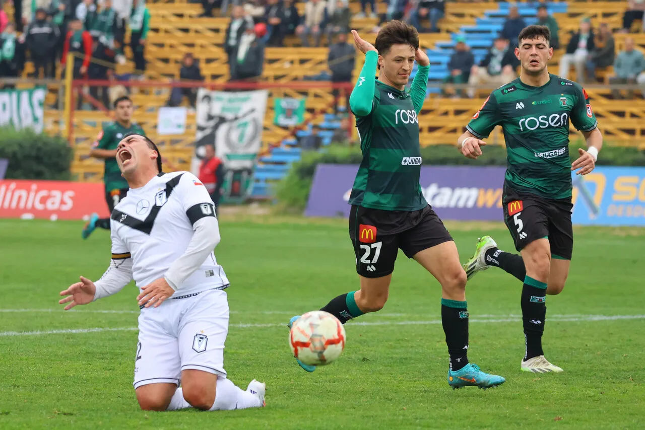 Paredes sufre un duro golpe | Foto: Photosport