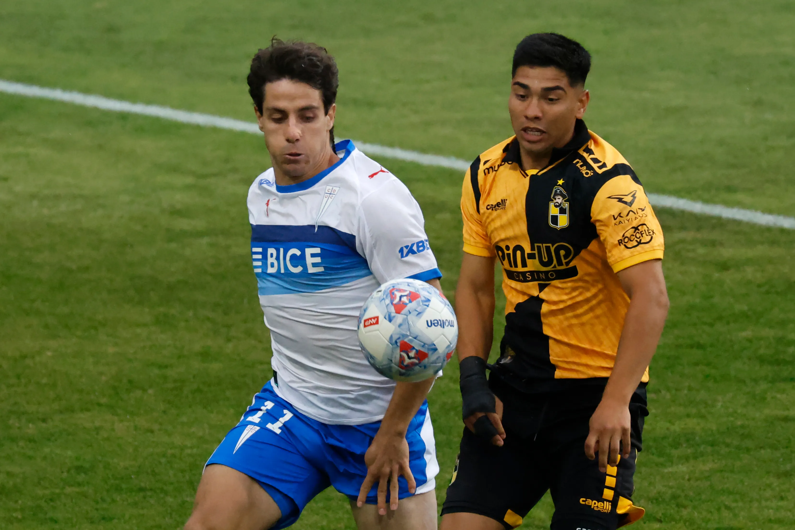 Guarello pide a Montes como lateral derecho de la selección