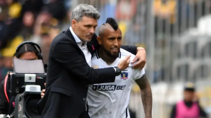 Ortiz rompe el misterio: esto piensa de ver a Vidal dando indicaciones en Colo Colo