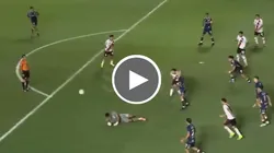 El golero chileno tuvo un error al intentar despejar un balón que casi culminó en el empate de los Millonarios.