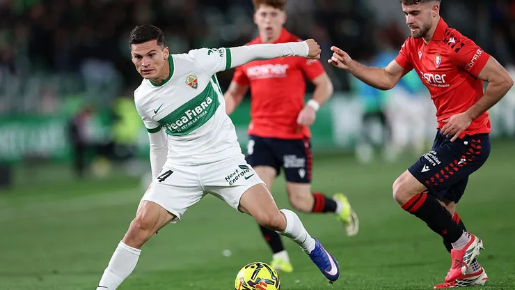 Lucas Cepeda fue titular en el empate del Elche con Osasuna. (Foto: Clive Brunskill/Getty Images)