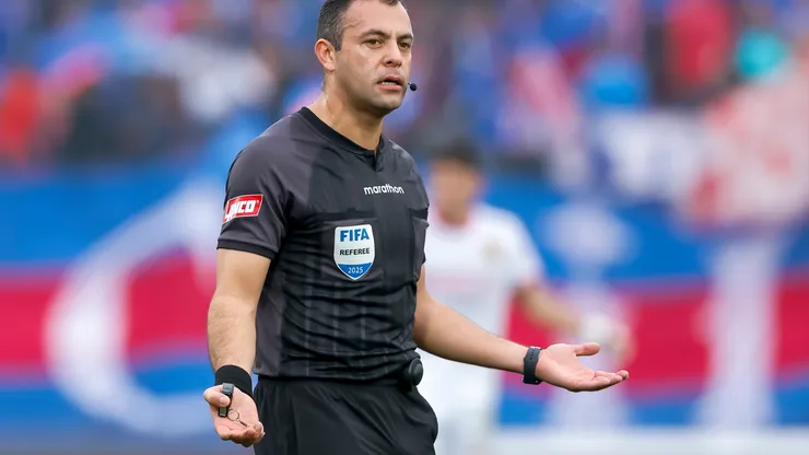 Diego Flores será el árbitro principal del encuentro.