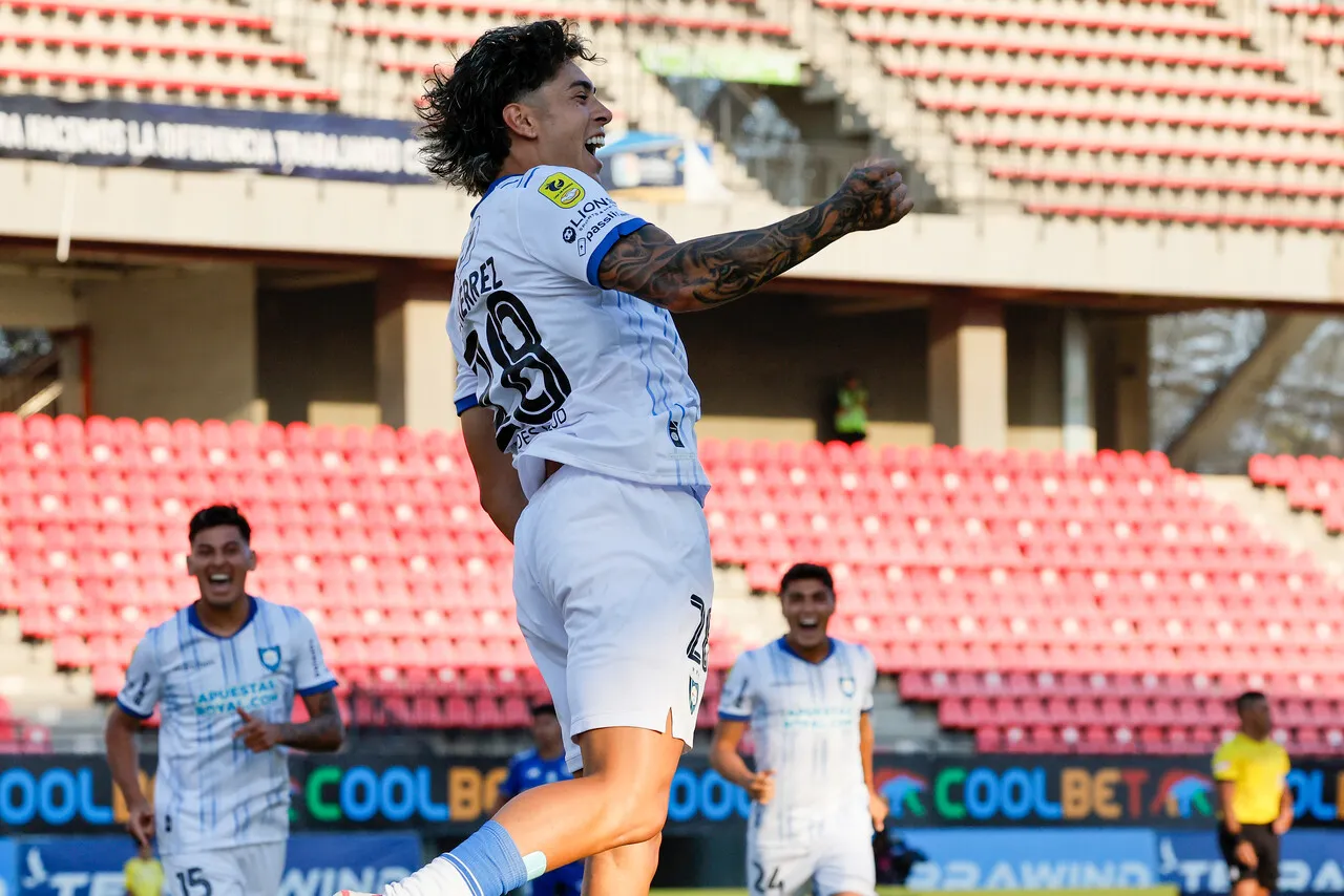 Maximiliano Gutiérrez fue la gran figura de Huachipato ante Everton (Photosport).