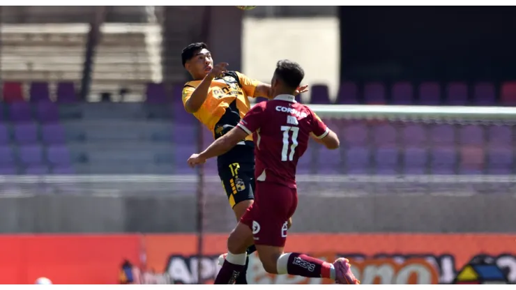 El gol de Alejandro Camargo y la expulsión de Yahir Salazar marcaron este duelo.
