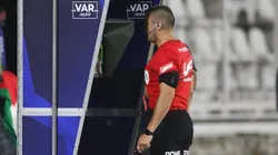 El reconocido periodista no tuvo piedad con los árbitros encargados del VAR tras la igualdad azul.