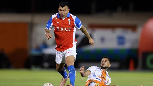 Gary Medel golpea la mesa con todo en la Universidad Católica