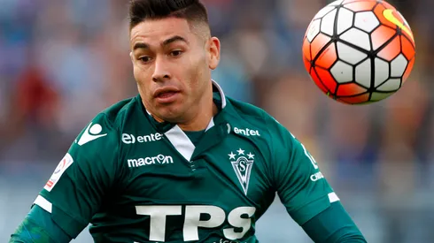 Un ídolo de Santiago Wanderers reacciona a la posible llegada de Óscar Opazo a Everton.
