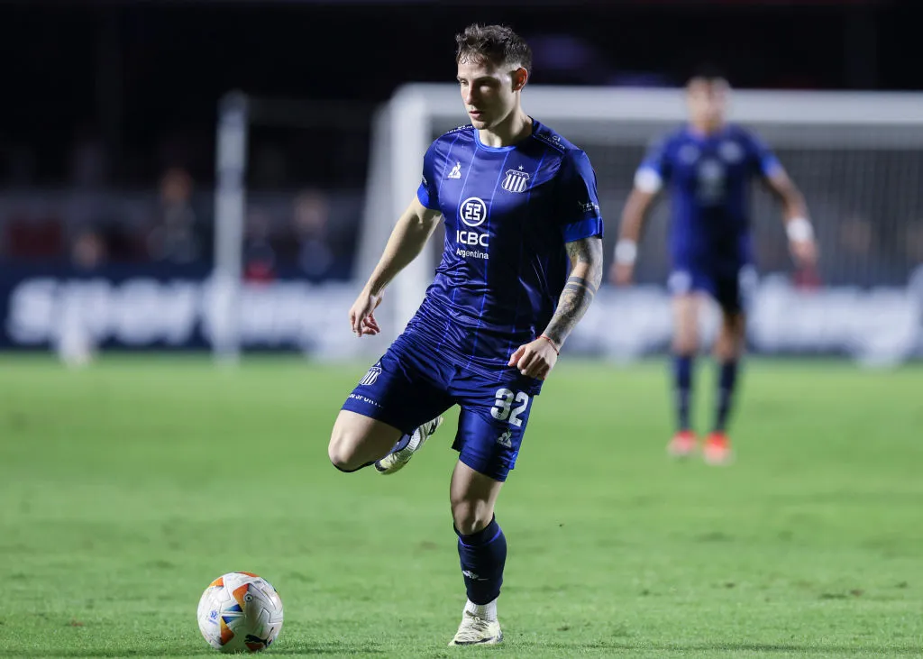 SAO PAULO, BRAZIL – MAY 29: Bruno Barticciotto of Talleres controls the ball during a Group B match between Sao Paulo and Talleres as part of Copa CONMEBOL Libertadores 2024 at MorumBIS on May 29, 2024 in Sao Paulo, Brazil. (Photo by Alexandre Schneider/Getty Images)