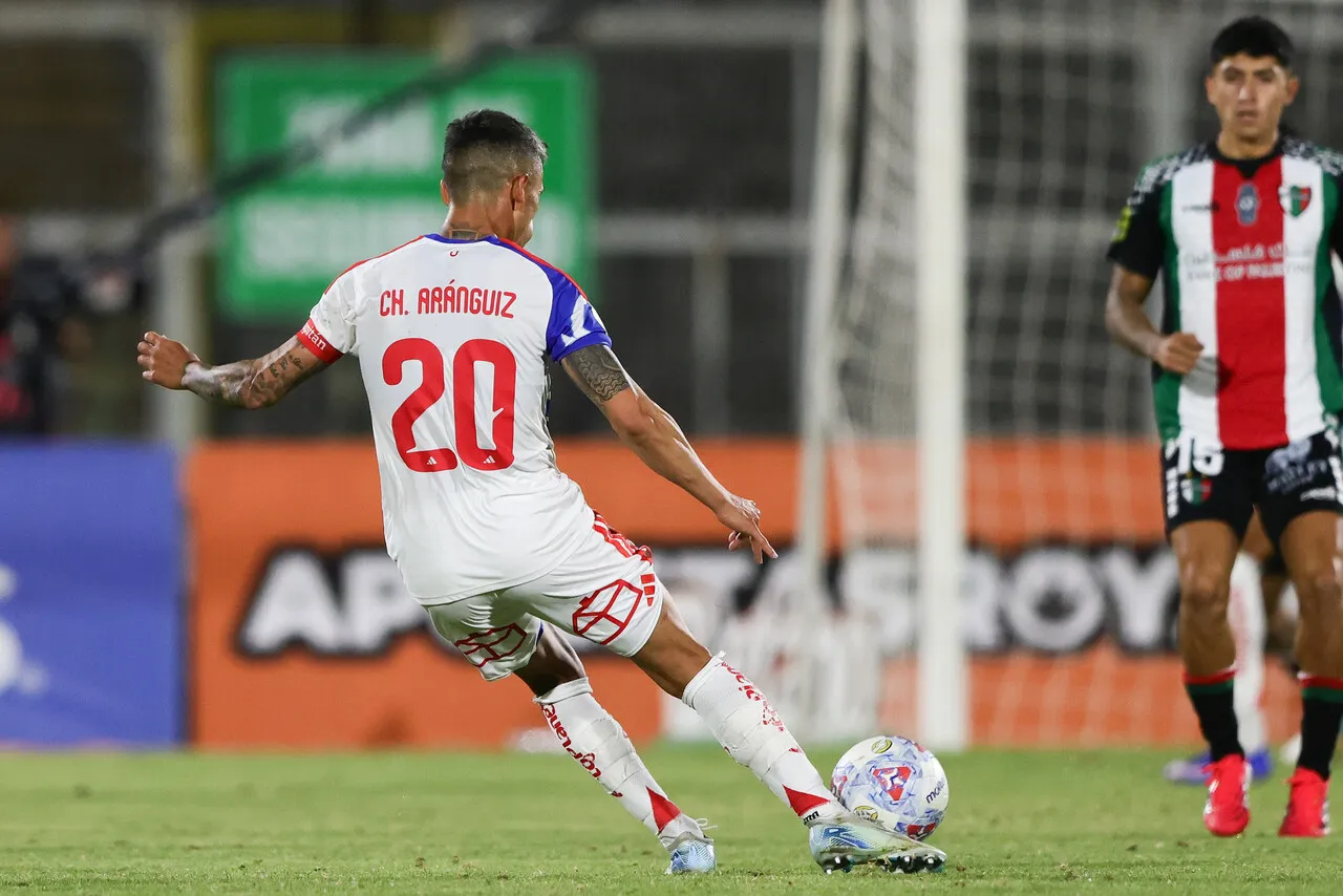 Aránguiz y su rol en esta jugada polémica | Foto: Photosport