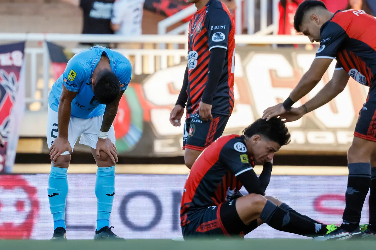 Jona dirigió Limache contra O’Higgins el fin de semana (Photosport).