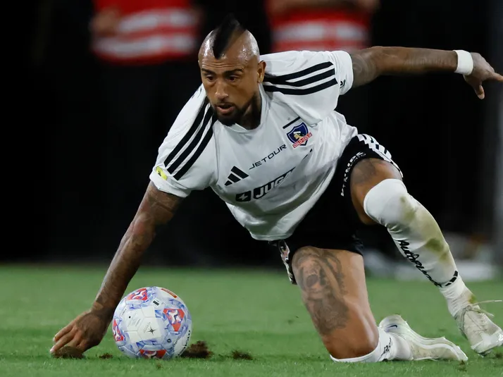 "Por mi edad...": Vidal comienza a encender las alarmas del retiro en Colo Colo