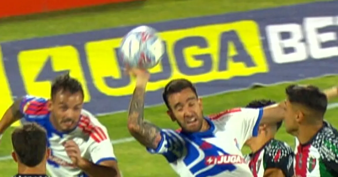 El polémico cobro que sigue dando vueltas en la U (Youtube).