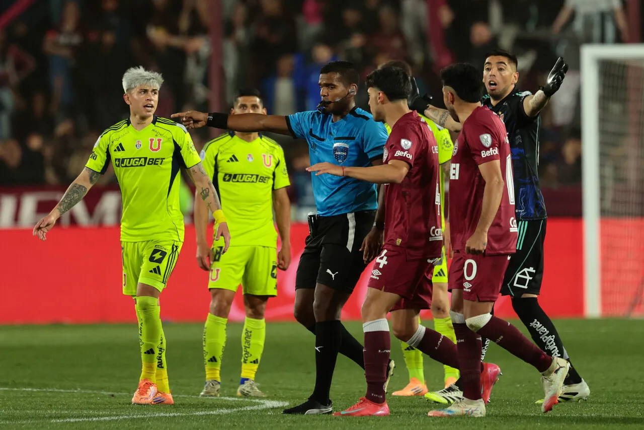 La CONMEBOL respalda a Herrera, a pesar de su noche para el olvido | Foto: Photosport