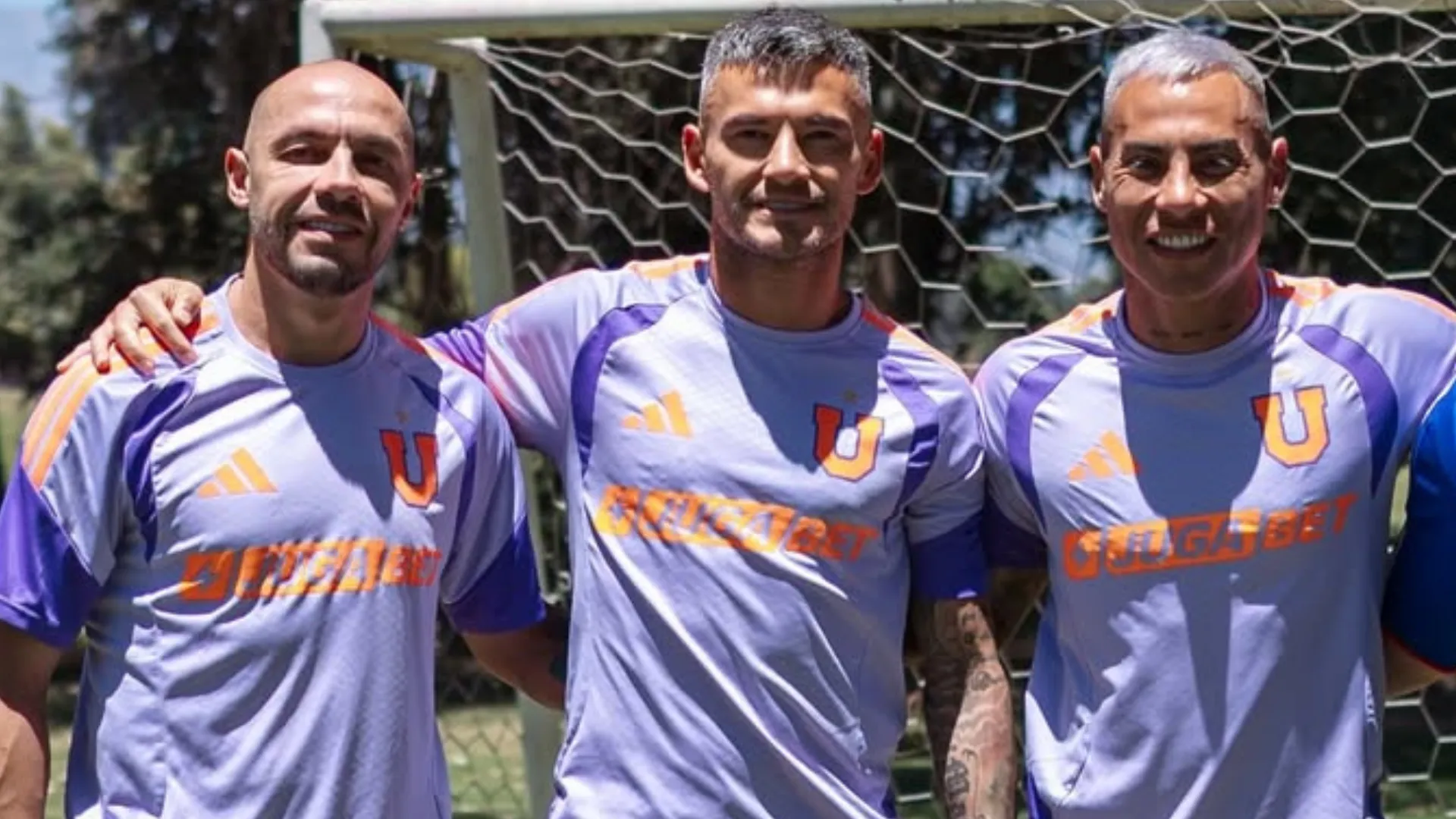 Los históricos de Universidad de Chile respaldan a Francisco Meneghini. (Imagen: Instagram @pepe13rojas)