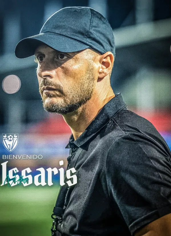 General Velásquez había anunciado la llegada de Nikolaos Issaris (Instagram).