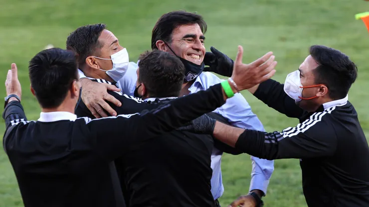 Gustavo Quinteros recordó la hazaña de Colo Colo a un lustro de salvarse de caer a Primera B.