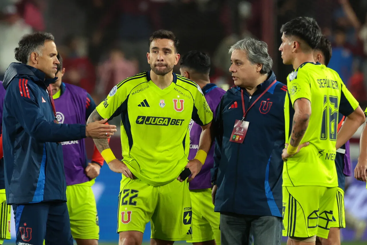 La U sigue pagando por la llave ante Lanús. | Foto: Photosport