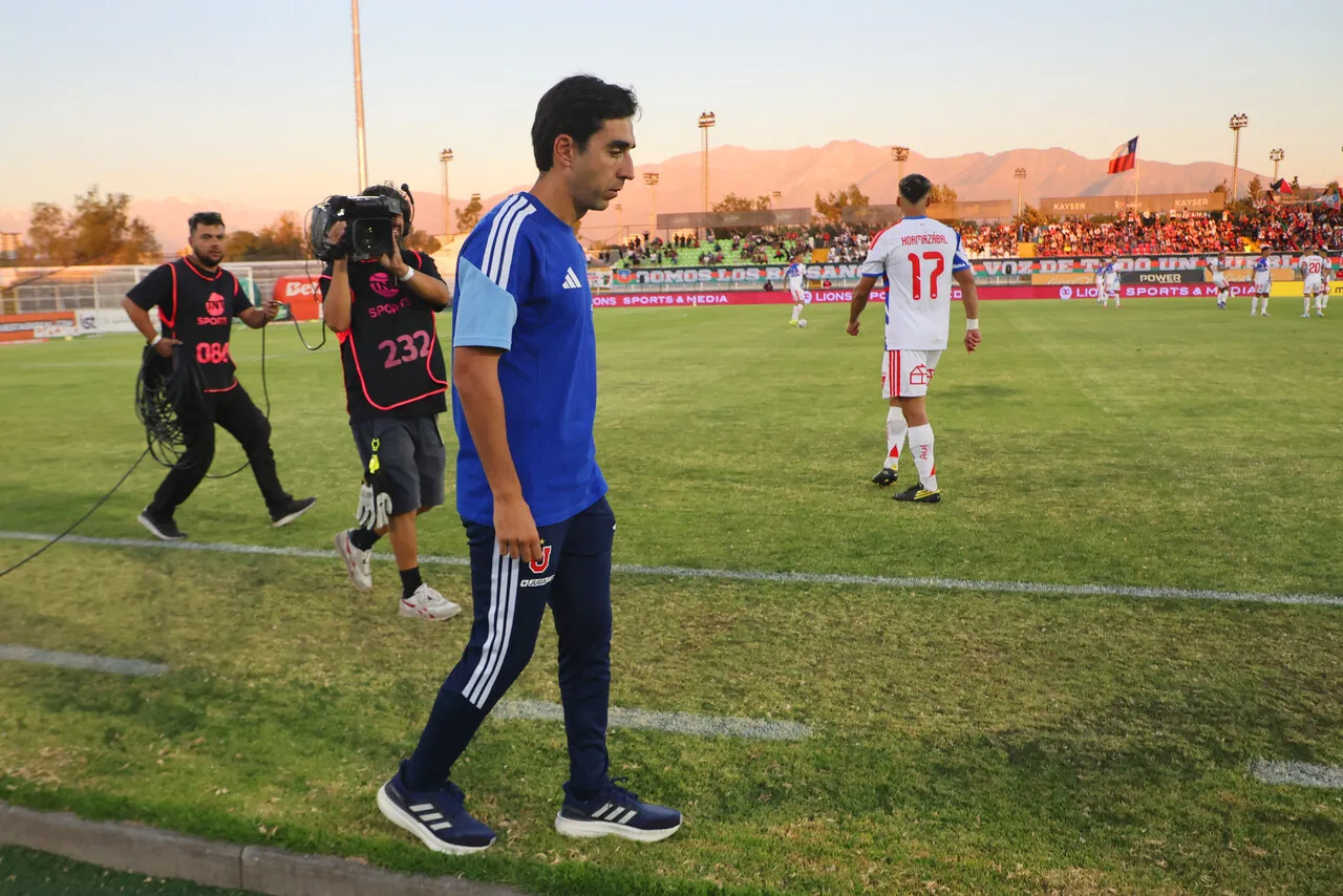 Meneghini se mantiene firme en el cargo. | Foto: Photosport