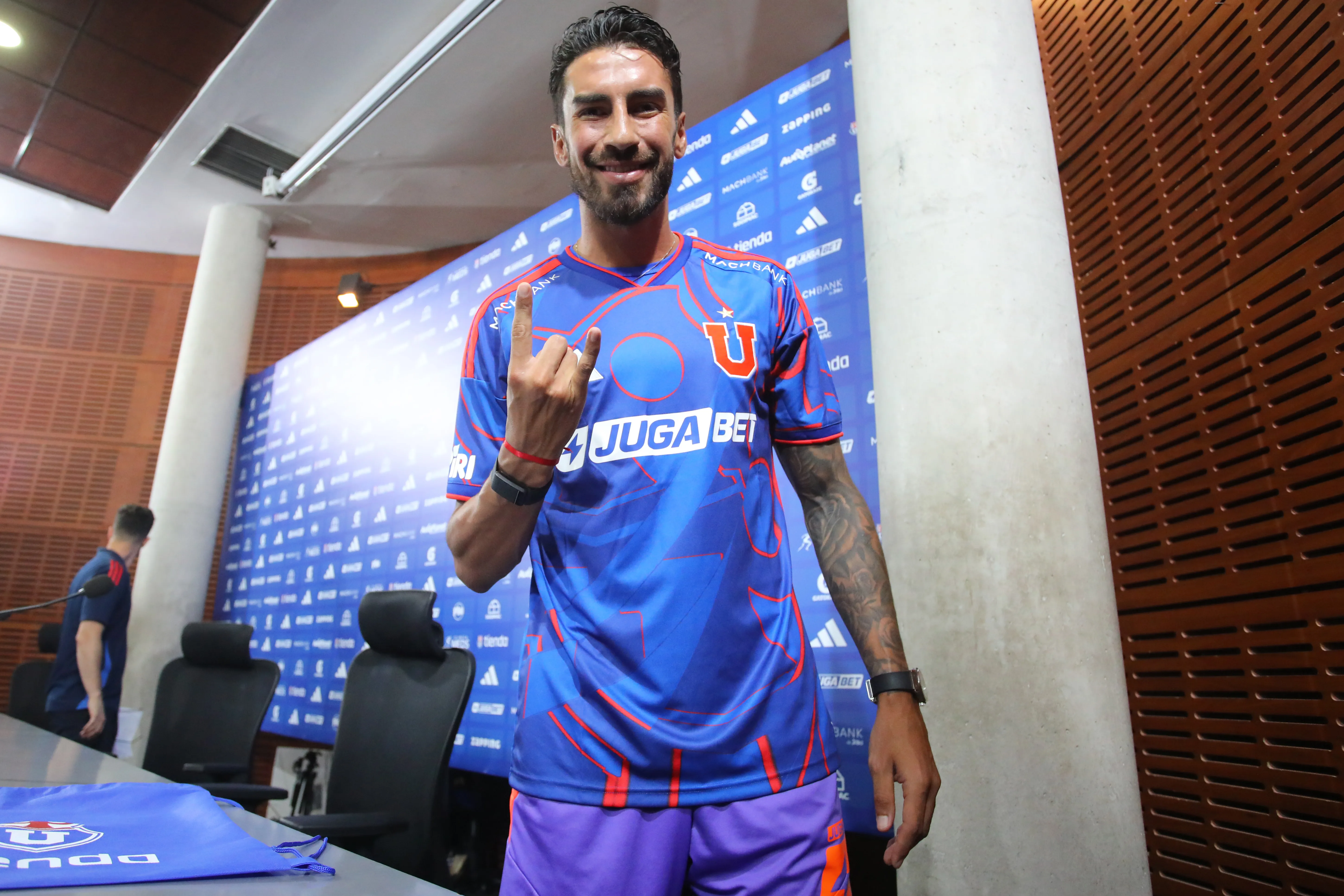 Gabriel Costa confía en el nivel de Juan Martín Lucero en Universidad de Chile. (Imagen: Photosport)