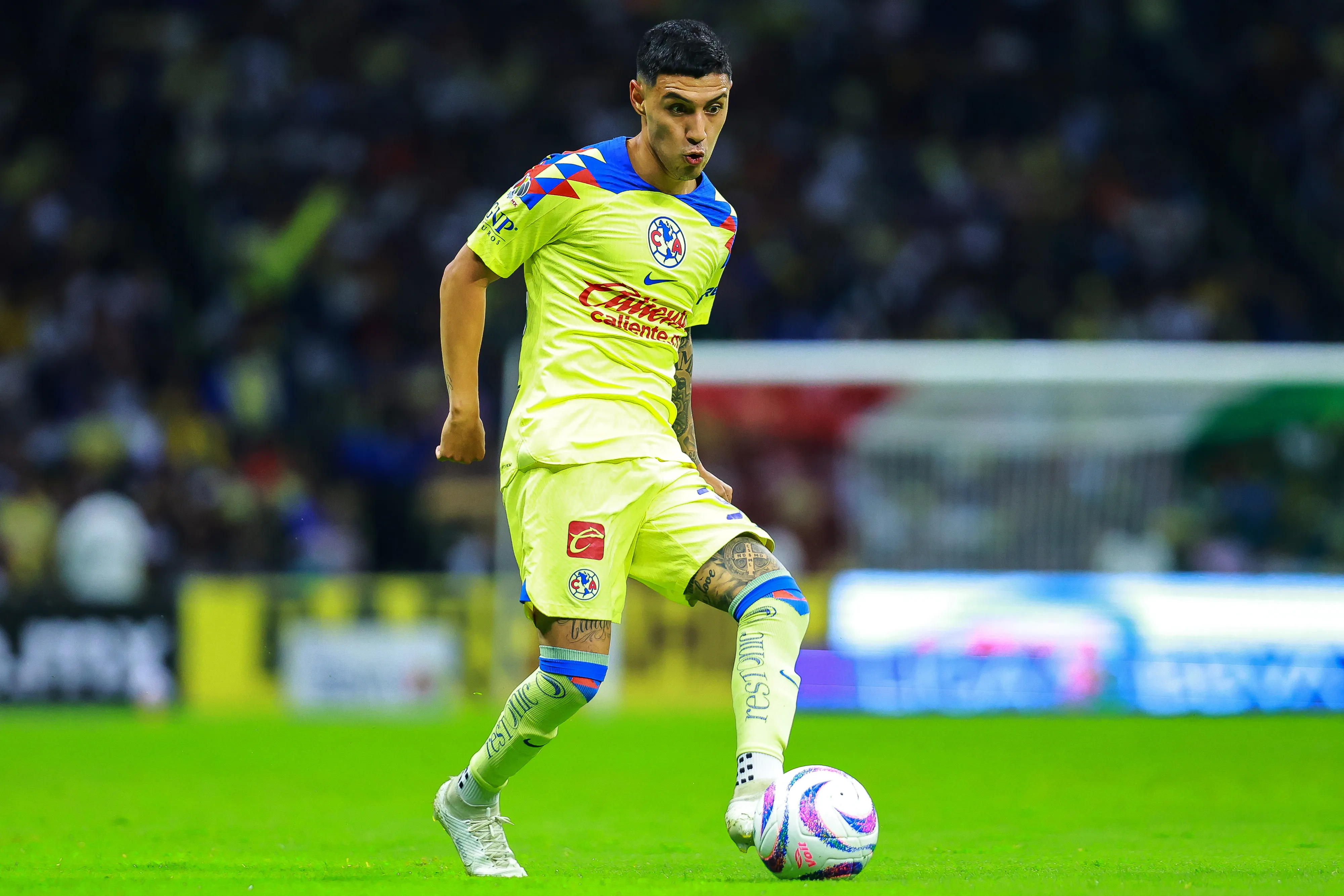 Ortiz ha tenido pasos por Villareal, Boca Juniors y América de México, entre otros clubes | FOTO: Manuel Velasquez/Getty Images)