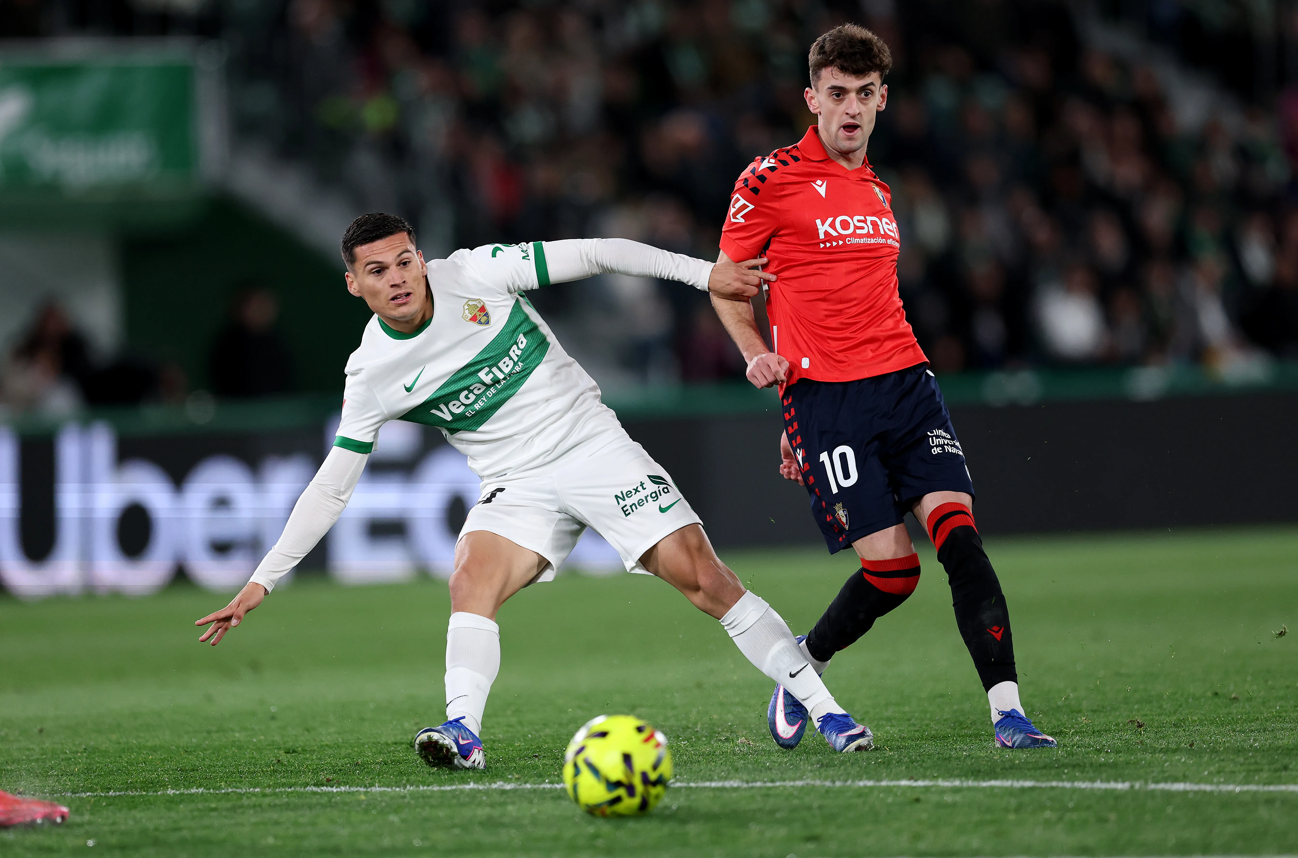 El futbolista chileno se sigue llenando de elogios en su paso por España | FOTO: Clive Brunskill/Getty Images