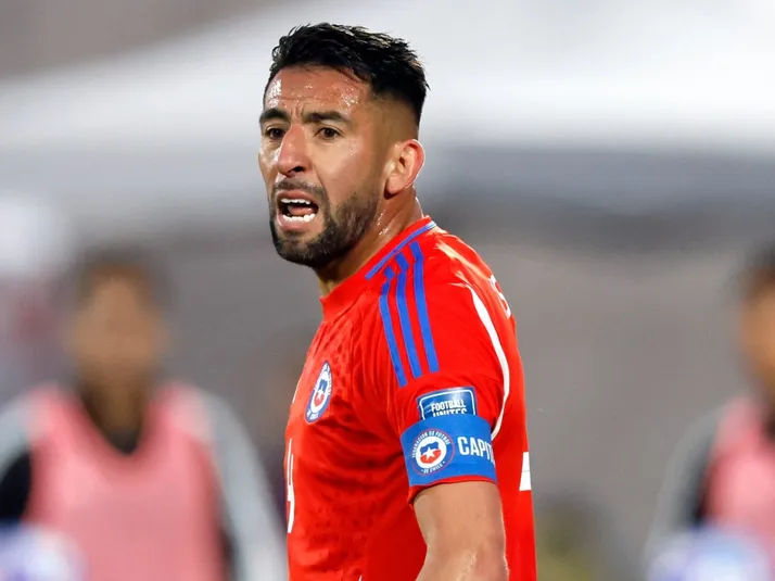 ¿Prefiere retirarse? Isla rechaza jugosa oferta de Colombia por esta razón