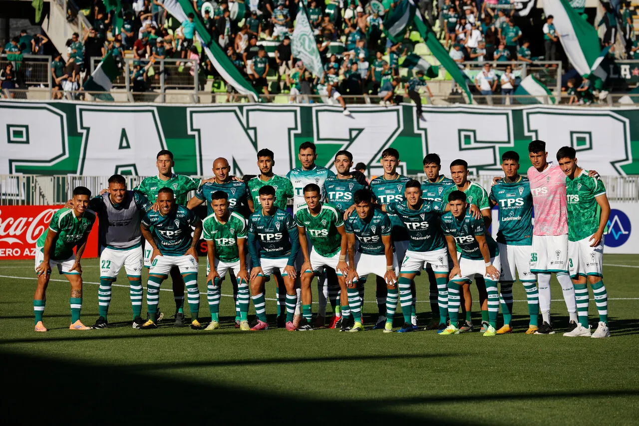 Santiago Wanderers arranca de local en la temporada 2026 de Primera B (Photosport).