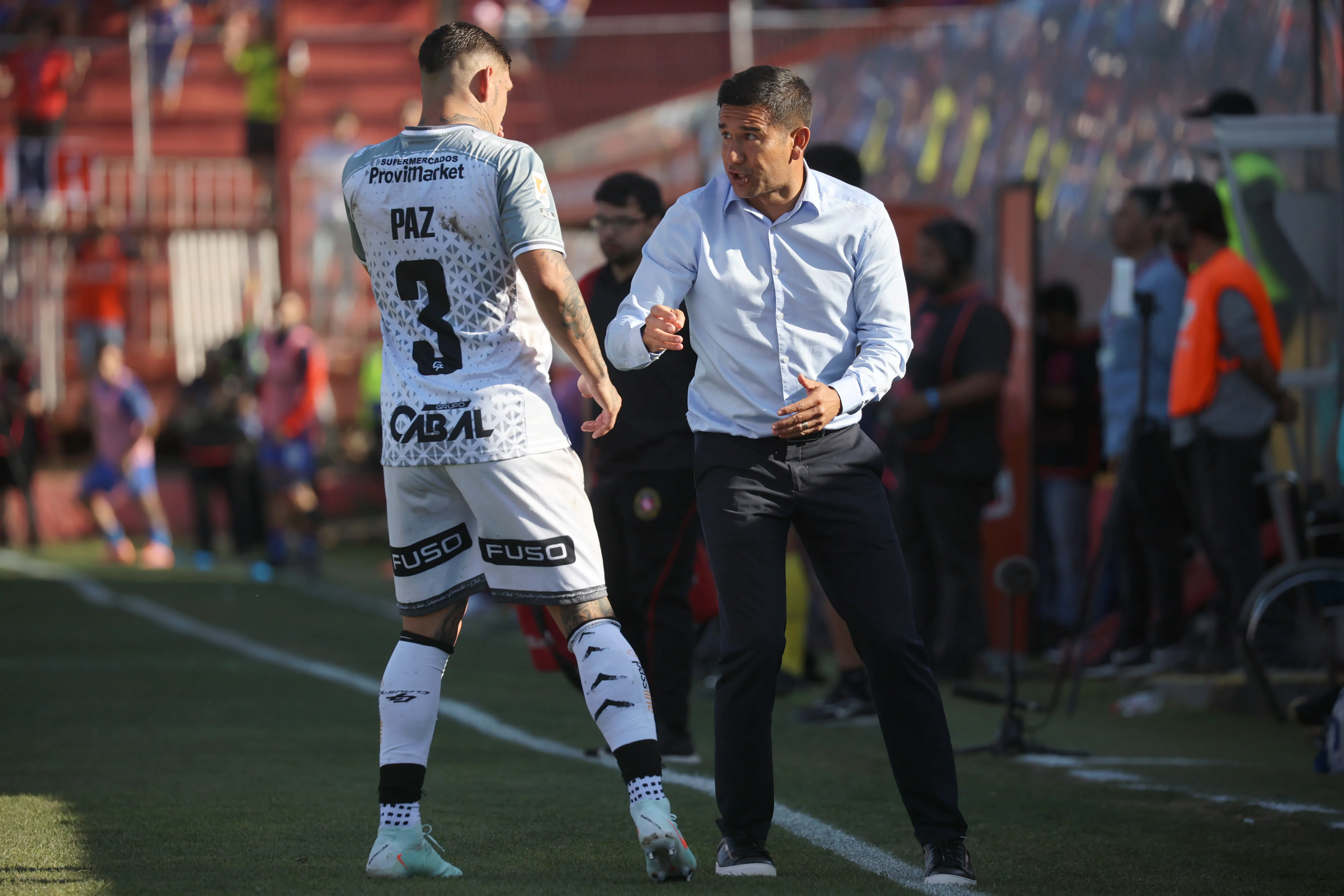 Víctor Rivero y Deportes Limache quieren amargar a Universidad de Chile. (Imagen: Photosport)
