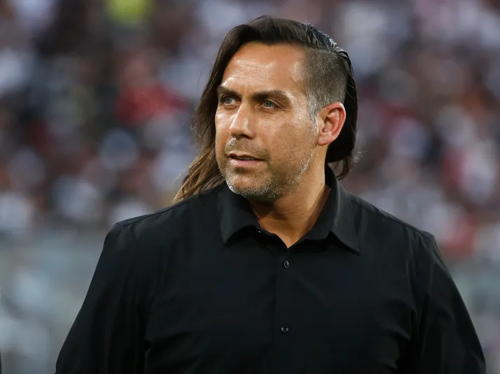 Pupilo de Arturo Sanhueza afirma que el DT es el primer Rey