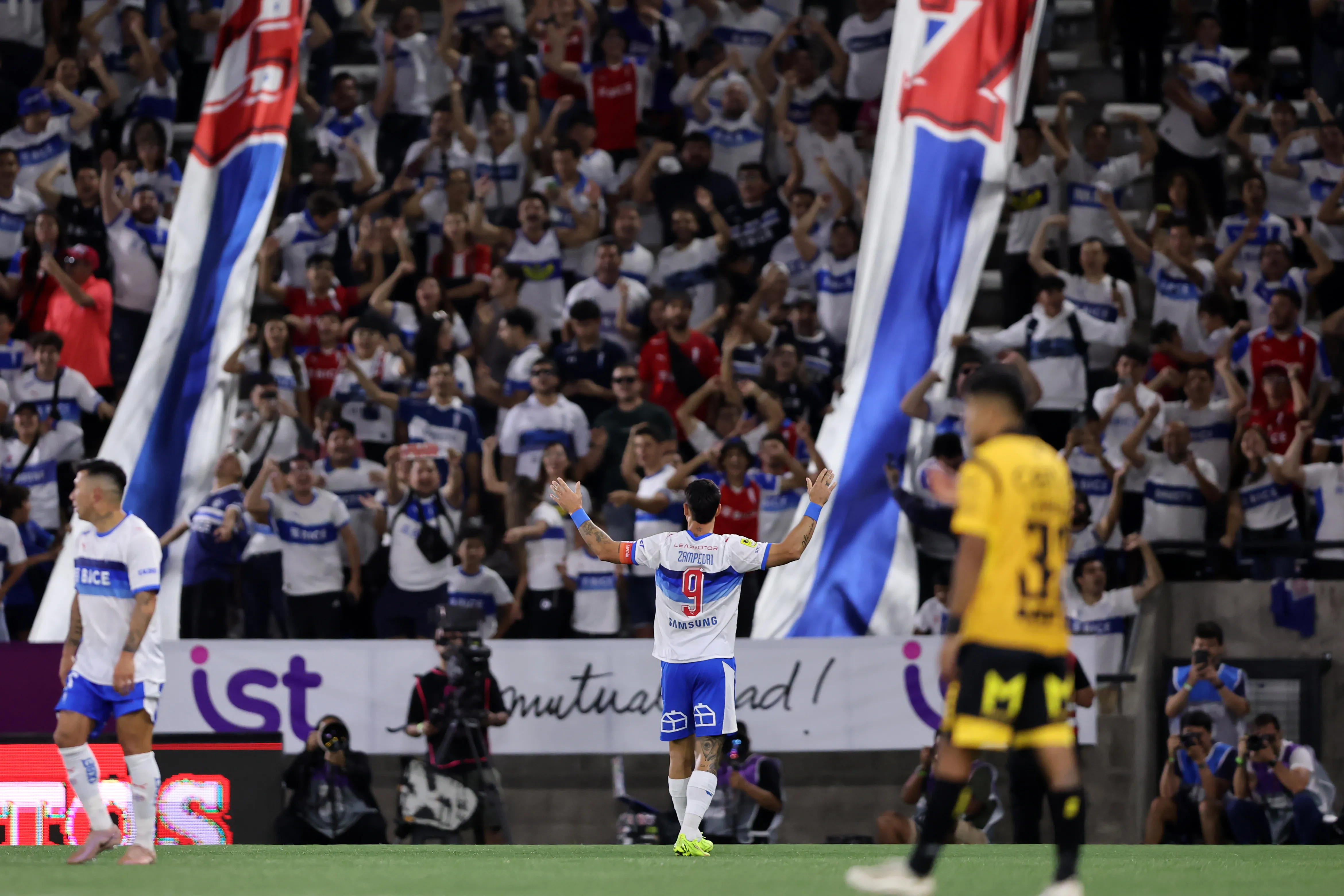 Fernando Zampedri encaminó la victoria de la UC