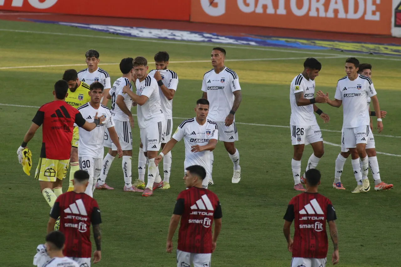 Colo Colo llega encendido al Superclásico. | Foto: Photosport