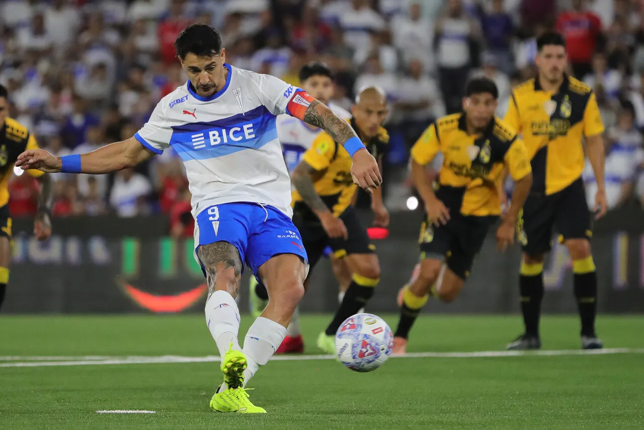 Giani apuntó a Zampedri. | Foto: Photosport