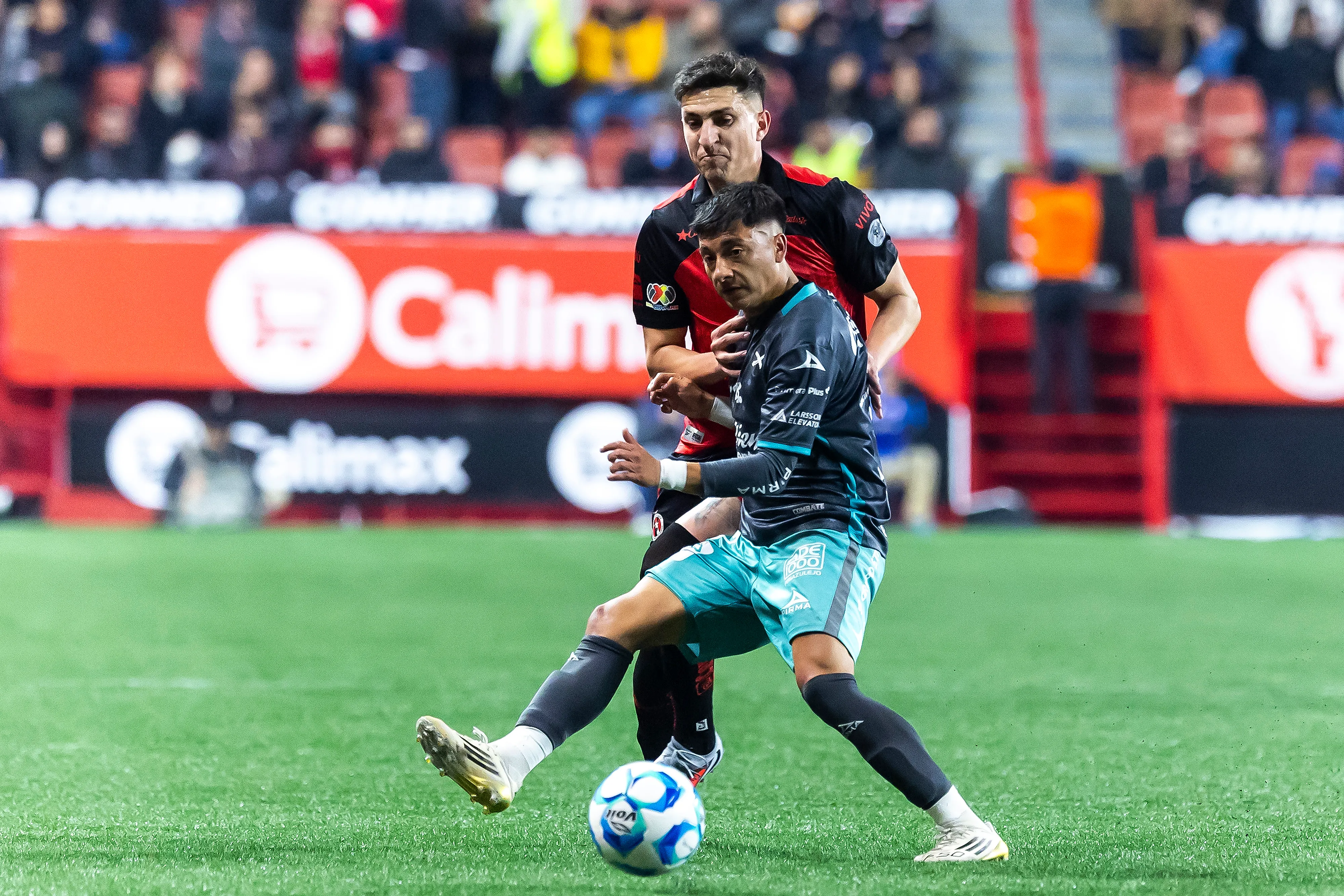 Josué Ovalle ya tuvo su debut con la camiseta del Mazatlán | FOTO: Francisco Vega/Getty Images
