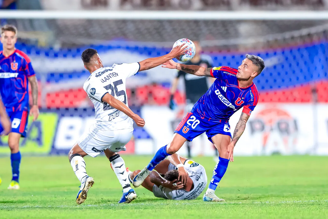 La U sigue sin saber de triunfos | Foto: Photosport