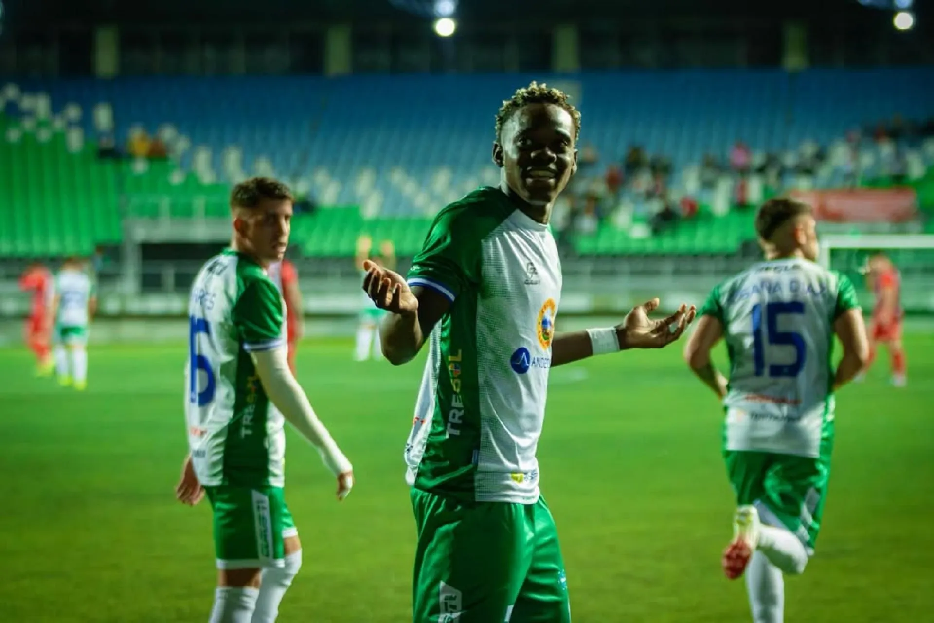 Manley Clerveaux se afirma en Puerto Montt y se ilusiona con el Mundial (Foto: Manley Clerveaux Instagram)