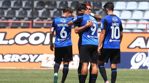 Huachipato quiere dar vuelta la serie ante Carabobo.