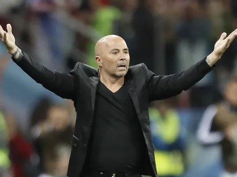 El paso que dio Sampaoli en Argentina mientras la U debate el futuro de Meneghini