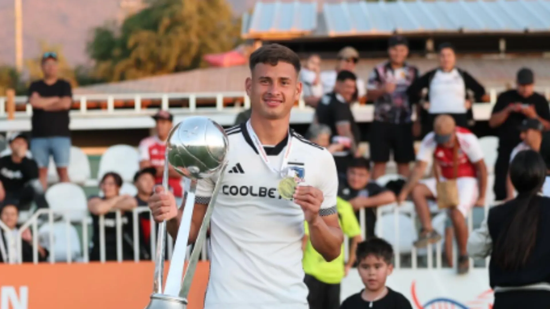 Durán fue campeón con Colo Colo en la serie de Proyección. | Foto: Instagram
