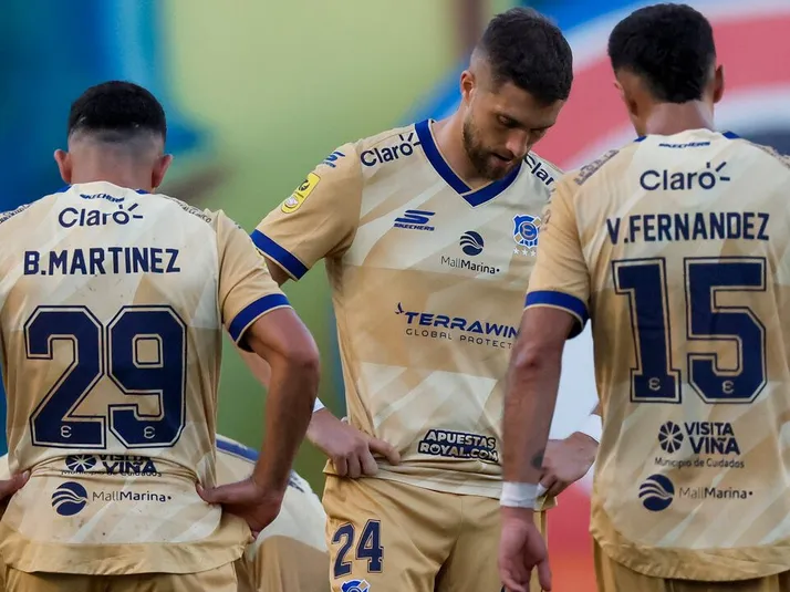 Ex goleador de Colo Colo y ex DT de la UC suenan fuerte para la banca de Everton